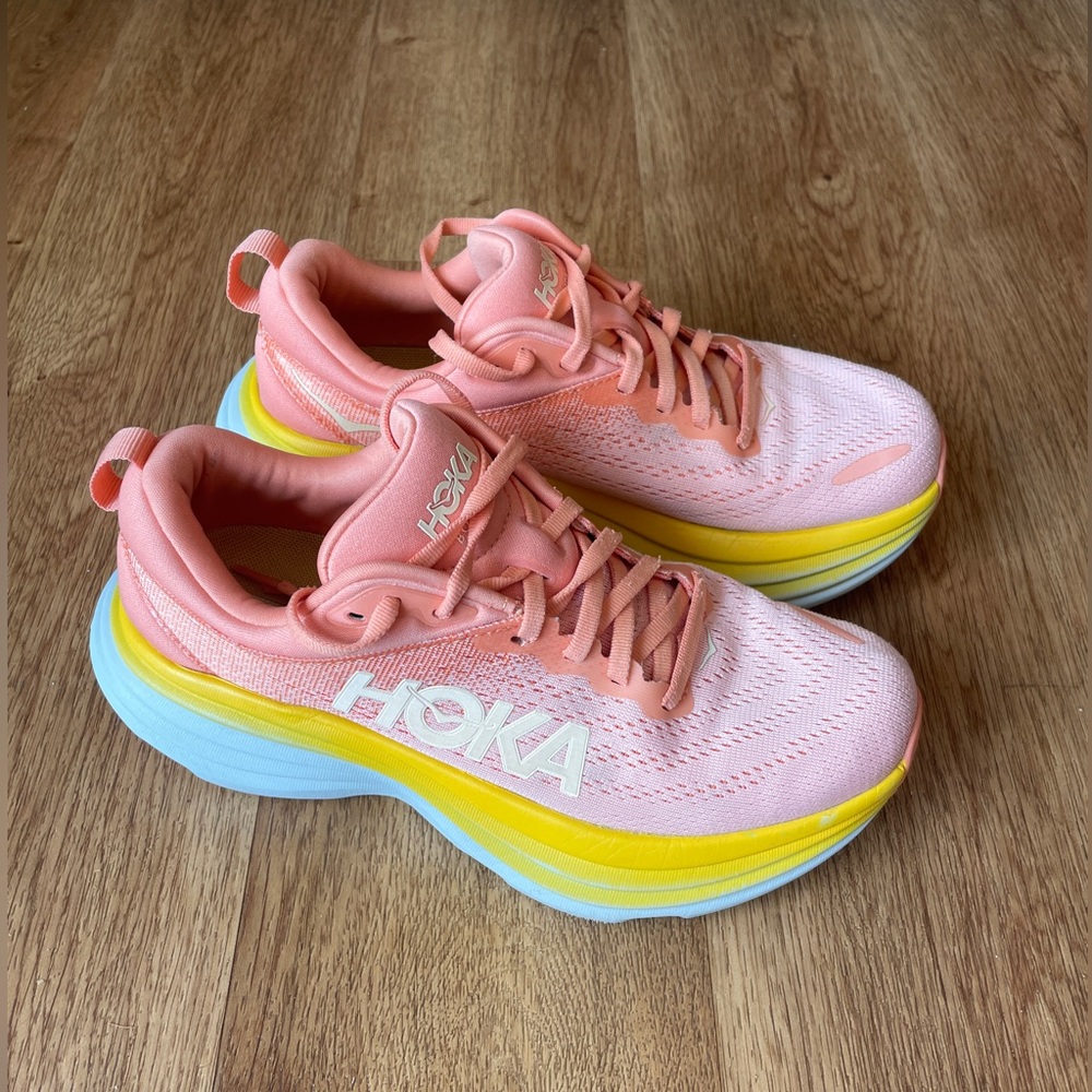 Hoka Bondi 8 Shell Coral Peach Parfait Women’s 6